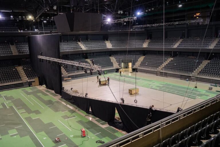 Două terenuri amenajate în Sala Polivalentă din Cluj pentru turneul de tenis Transylvania Open