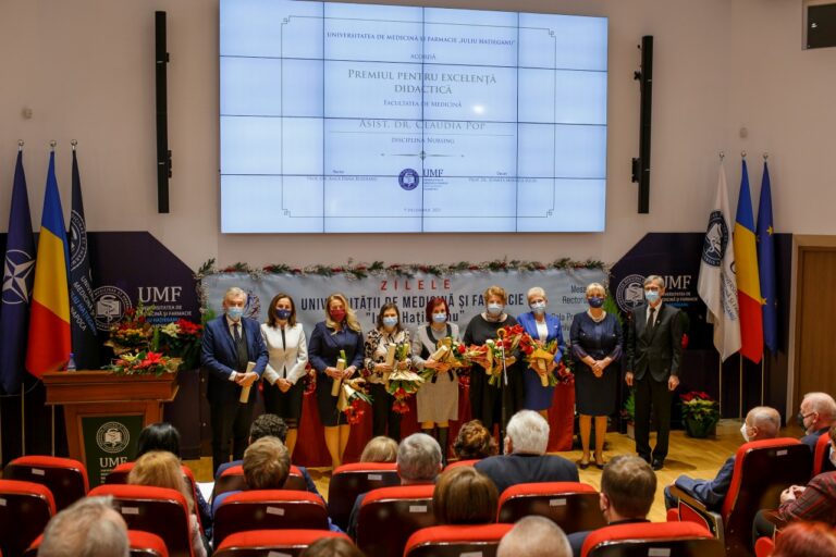 UMF Cluj a premiat excelentă în activitatea didactică şi cercetarea ştiinţifică