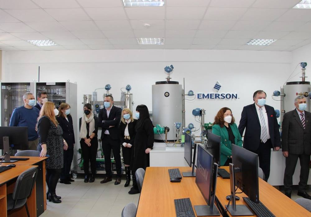 Laboratorul Emerson de la Universitatea Tehnică din Cluj-Napoca modernizat cu soluţii de automatizare de ultimă generație