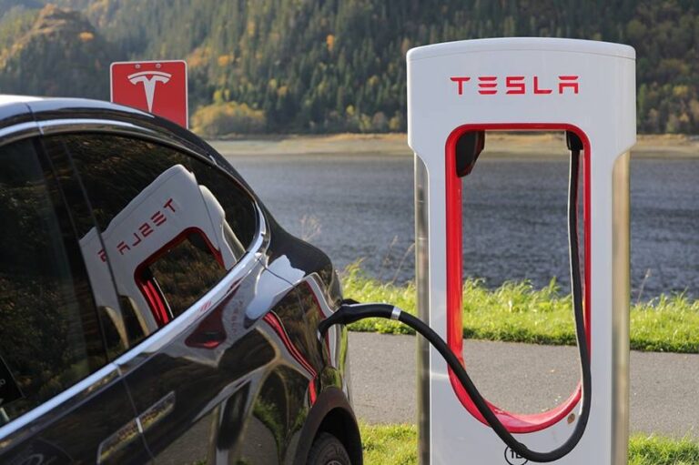 A doua rechemare în mai puțin de două luni pentru Tesla: Sunt vizate 53.822 de autovehicule din SUA 2 A doua rechemare în mai puțin de două luni pentru Tesla: Sunt vizate 53.822 de autovehicule din SUA