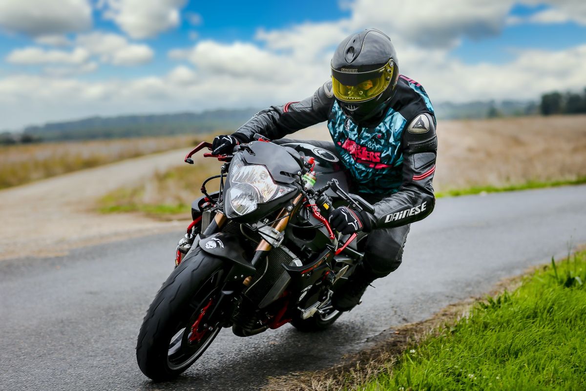 De ce ai nevoie de pantaloni moto şi cum se diferenţiază ei faţă de îmbrăcămintea obişnuită