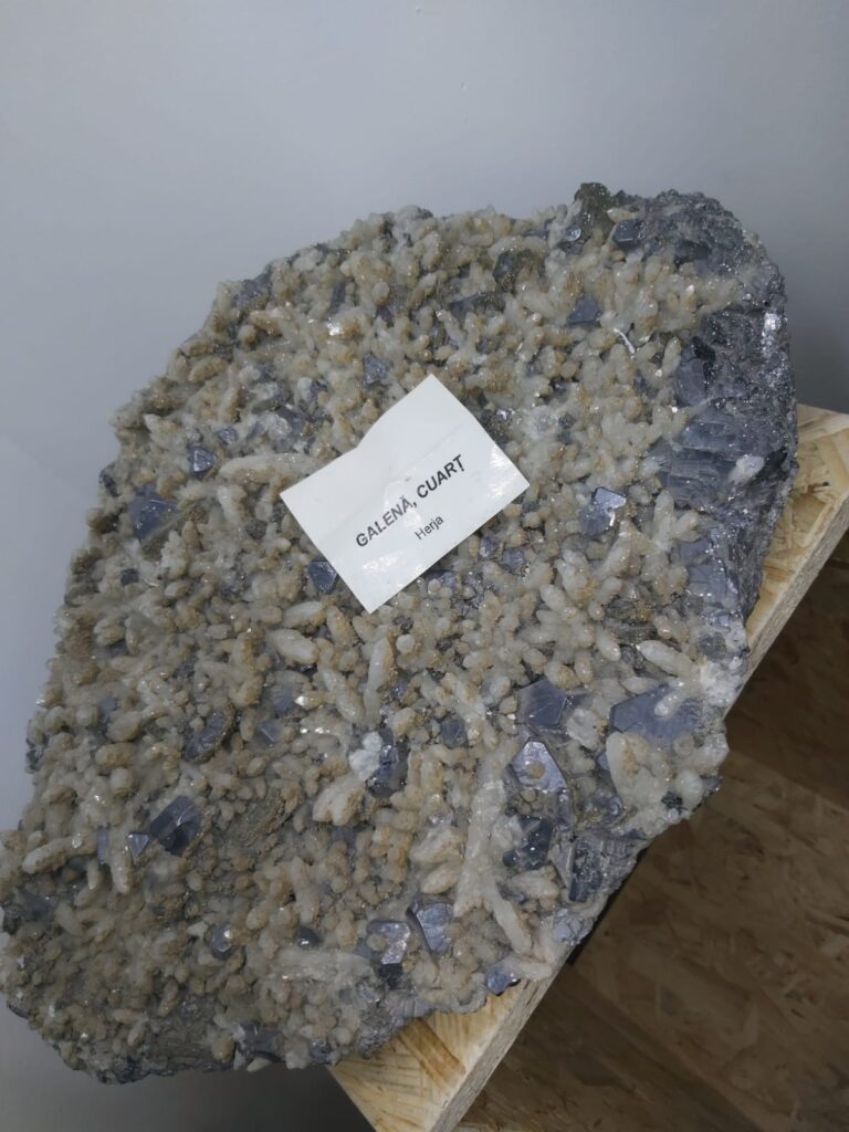 muzeul de mineralologie cluj