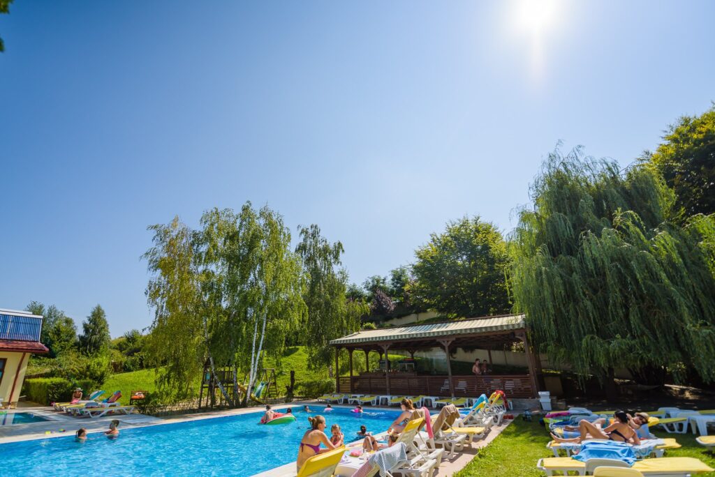 pensiunea la mesteceni