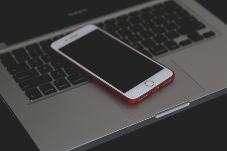 Află cum poți să-ți păstrezi telefonul într-o stare de funcționare excelentă, pentru cât mai mult timp 7 Află cum poți să-ți păstrezi telefonul într-o stare de funcționare excelentă