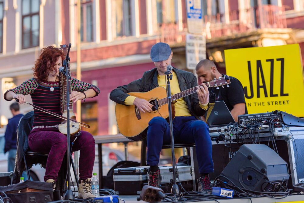 O stradă din Cluj-Napoca va fi transformată în club de jazz pentru o seară
