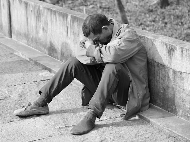 Primăria Cluj-Napoca a fost amendată pentru ca discriminează oamenii murdari