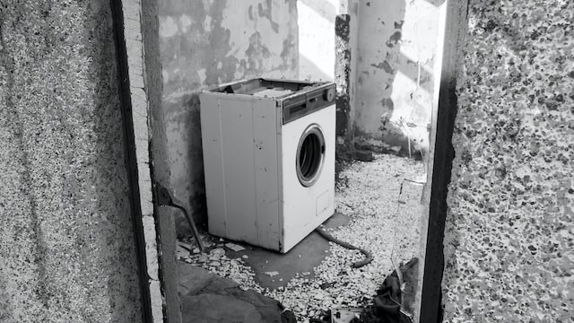 Mașina de spălat rufe s-a defectat? Iată câteva lucruri pe care le poți face 1 Mașina de spălat rufe s-a defectat? Iată câteva lucruri pe care le poți face