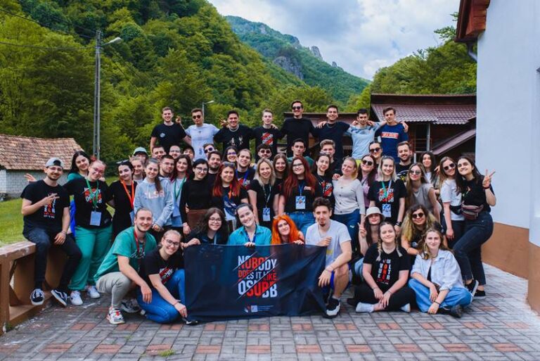 Junior Summer University - prima și cea mai mare universitate de vară pentru elevi din România va vea loc la Cluj