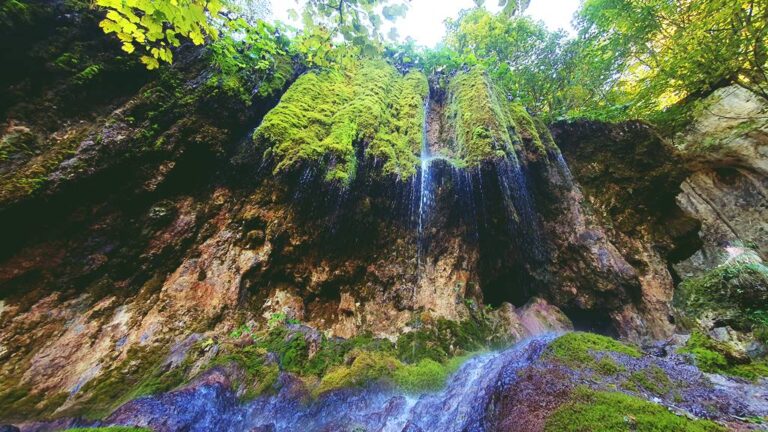 În Inima Munților Apuseni: Descoperă Cascadele de Travertin (VIDEO) 4 Cascadele de Travertin