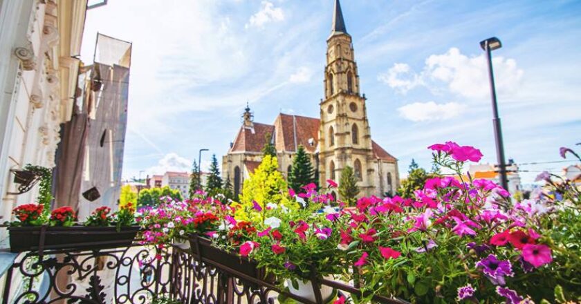 Clujul se îmbracă în flori: Concursul 'Clujul cu flori' încurajează locuitorii să își împodobească orașul