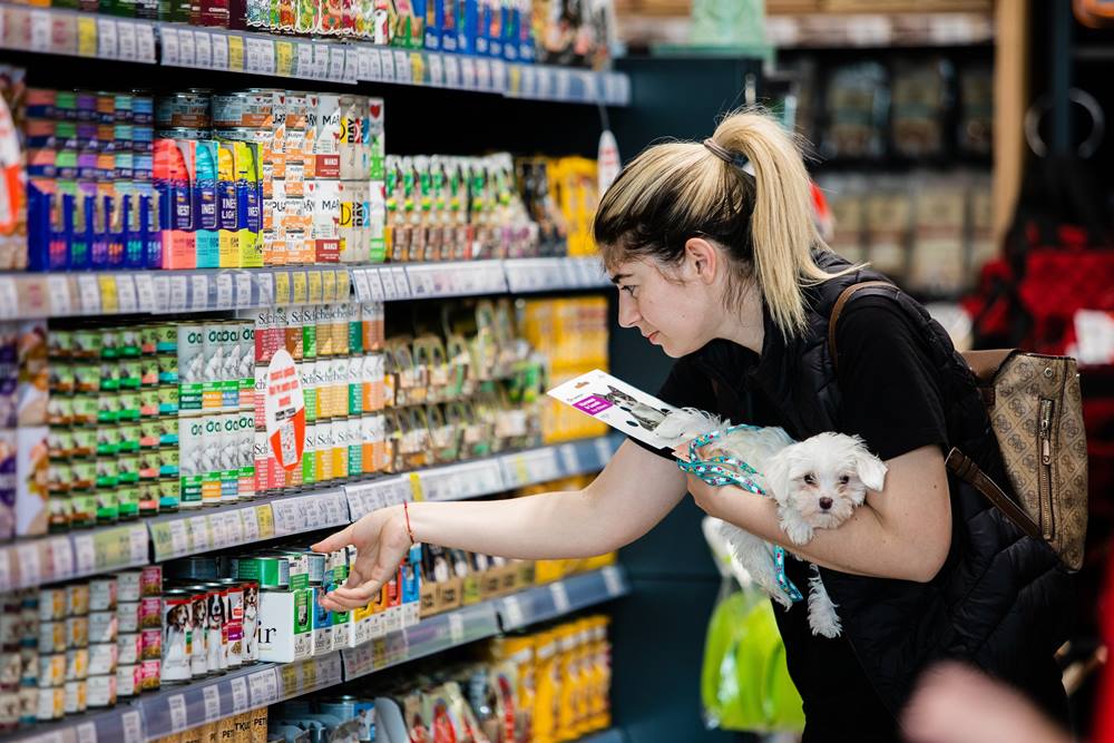 Maxi Pet are tot ce îți poți dori! În plus, animăluțele sunt bine-venite în magazinele noastre.