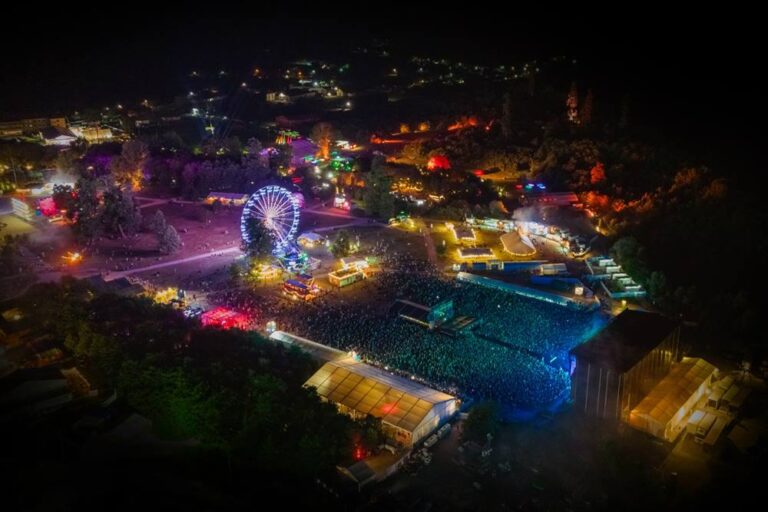 Electric Castle încheiat cu record de participanți: 232.000 de oameni, 323 de artiști din 27 de țări