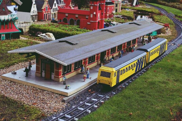 metroul din Cluj construit din LEGO