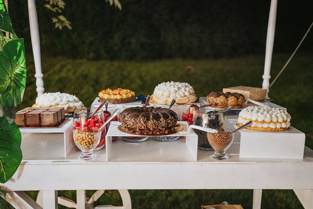 Delicii reinterpretate la Cluj: Descoperă prăjiturile şi torturile unice create de cake shop-ul Un Dulce