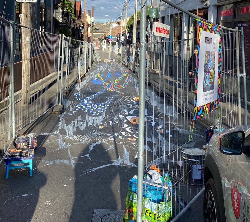 Pictura 3D de pe strada studenţilor din Cluj prinde contur 2 Pictura stradală 3D de pe Piezișă