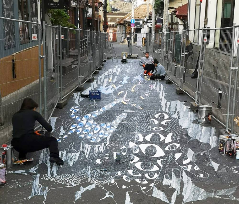 Pictura 3D de pe strada studenţilor din Cluj prinde contur 1 Pictura 3D de pe strada studenţilor din Cluj prinde contur