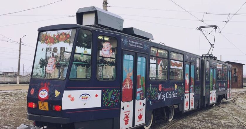 Moș Crăciun vine cu tramvaiul în Cluj