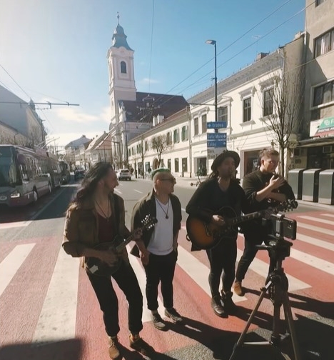 Concert inedit pe o trecere de pietoni din centrul Clujului