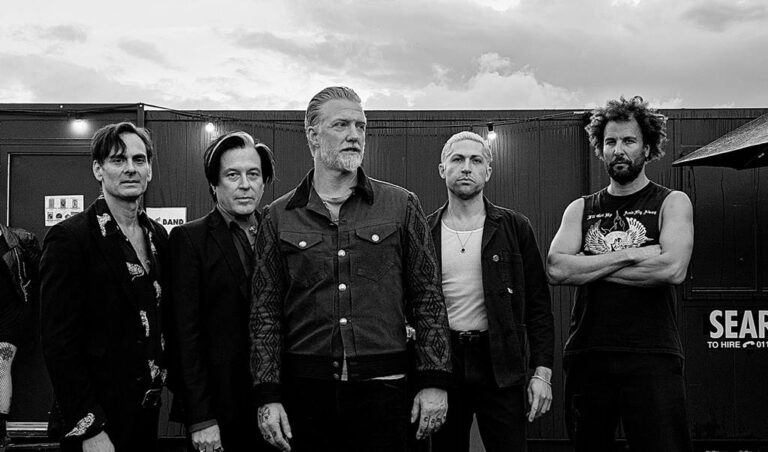 Queens of the Stone Age își anulează concertul de la Electric Castle