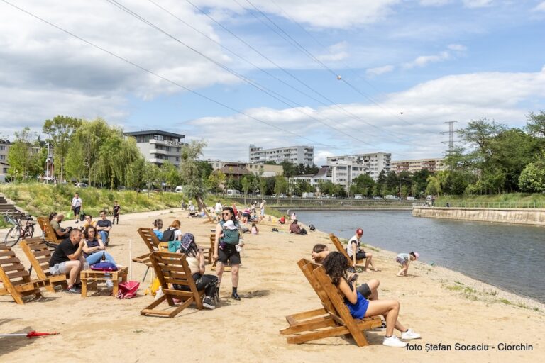 Vacanță fără bagaje: Vamos a la Playa 2025 aduce marea pe Plaja Grigorescu din Cluj-Napoca 4 Vamos a la Playa