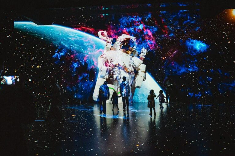 Cosmos – Descoperă tainele universului