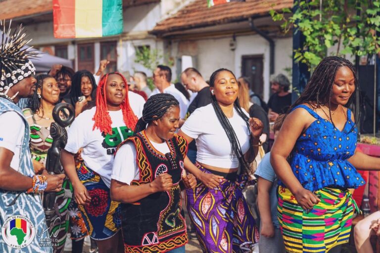 Ziua Africii, sărbătorită la Cluj-Napoca prin muzică africană live, dans și activități prin care clujenii pot descoperi cultura africană 4 Ziua Africii