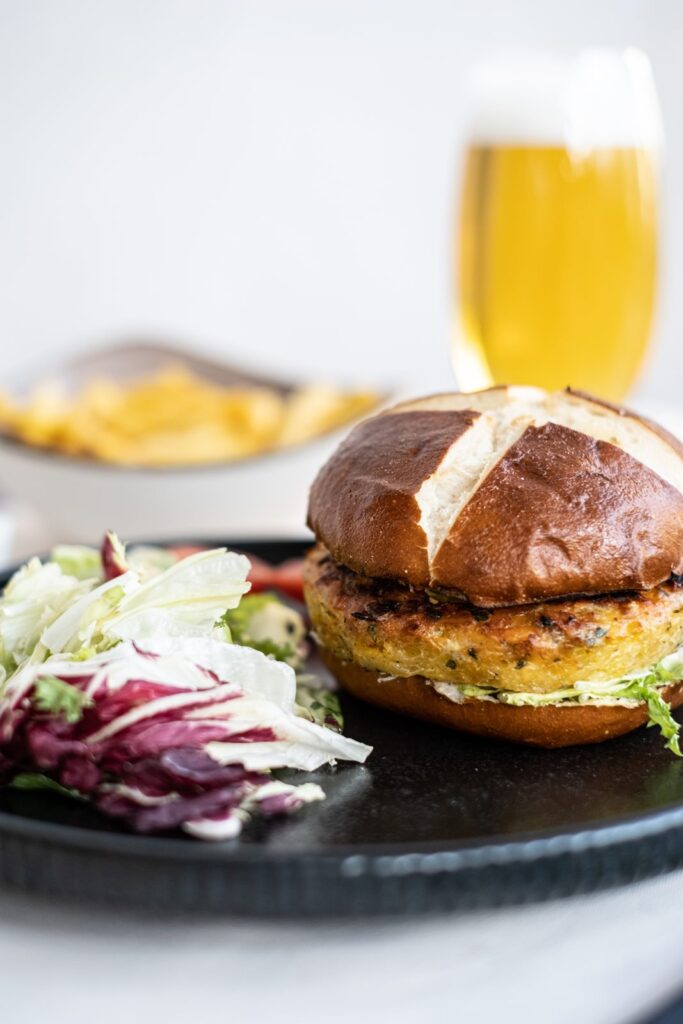 Ce poți mânca la Samsara dacă nu ești vegetarian? Mai multe decât crezi: 5 recomandări savuroase 2 double cheesy