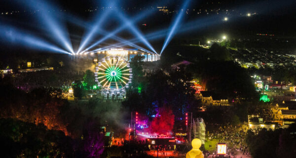 Stiri si evenimente din Cluj 14 Electric Castle 2026 s-a încheiat după patru zile și peste 262.000 de p