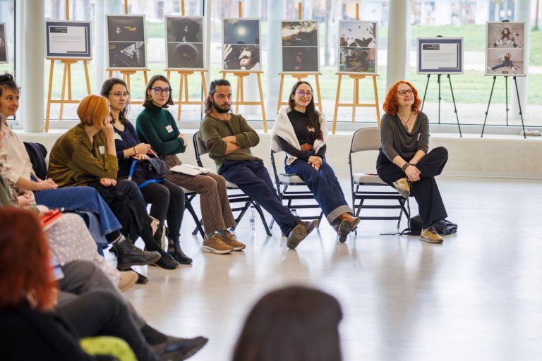În loc de medicamente, o vizită la muzeu? Ideea prescripțiilor culturale, dezbătută mâine la Cluj